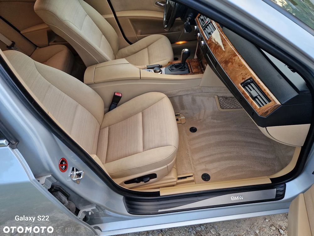 BMW Seria 5 525d - 18