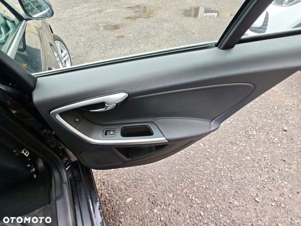 Volvo S60 D3 Momentum - 18