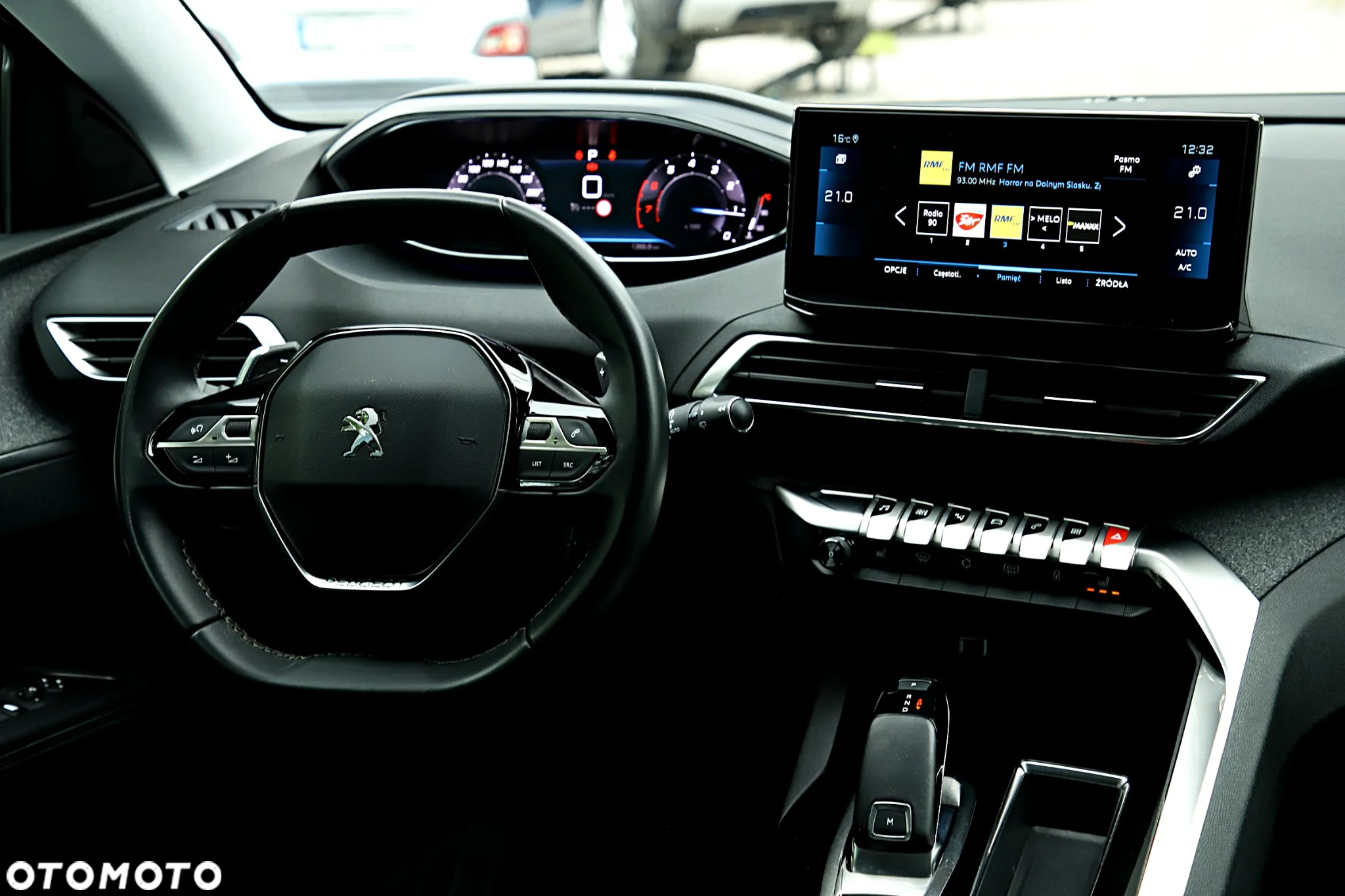 Peugeot 3008 1.2 PureTech Allure Pack S&S EAT8 - 29