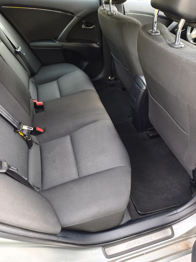 Toyota Avensis 2.0 Sol plus - 20
