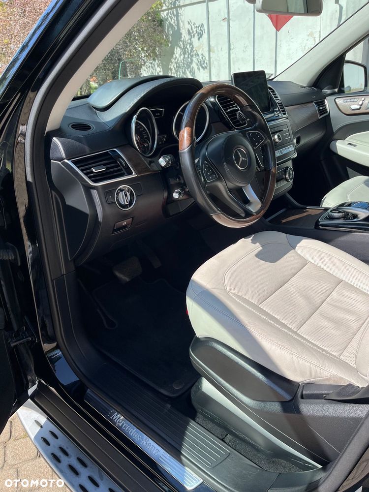 Mercedes-Benz GLS - 28