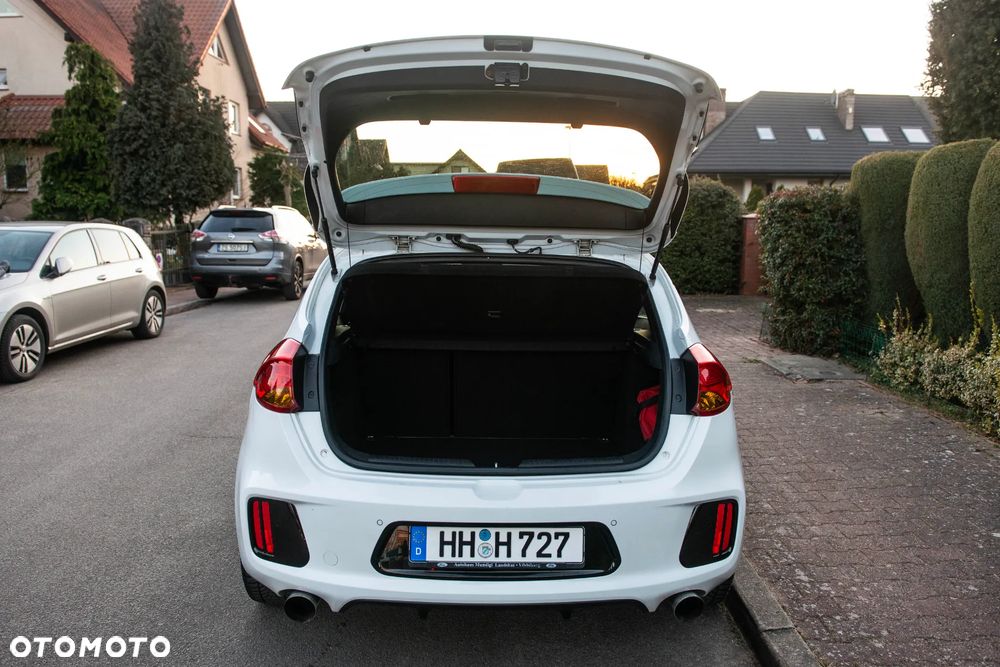 Kia Ceed 1.6 T-GDI GT - 14