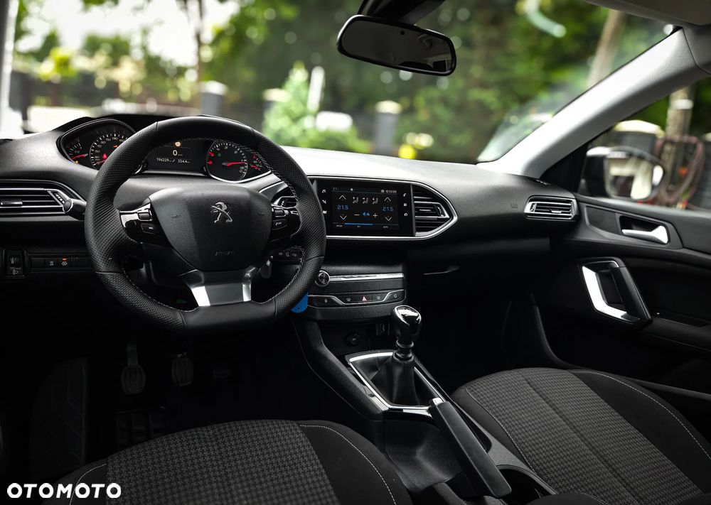 Peugeot 308 BlueHDi 130 Stop & Start Active Business-Paket - 32