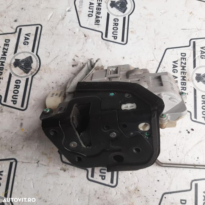 Broasca usa dreapta fata Audi A4 B7 8E1837016AA - 2