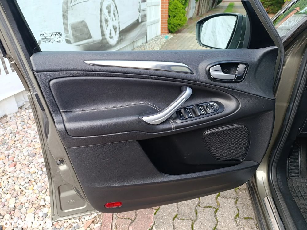 Ford S-Max - 21