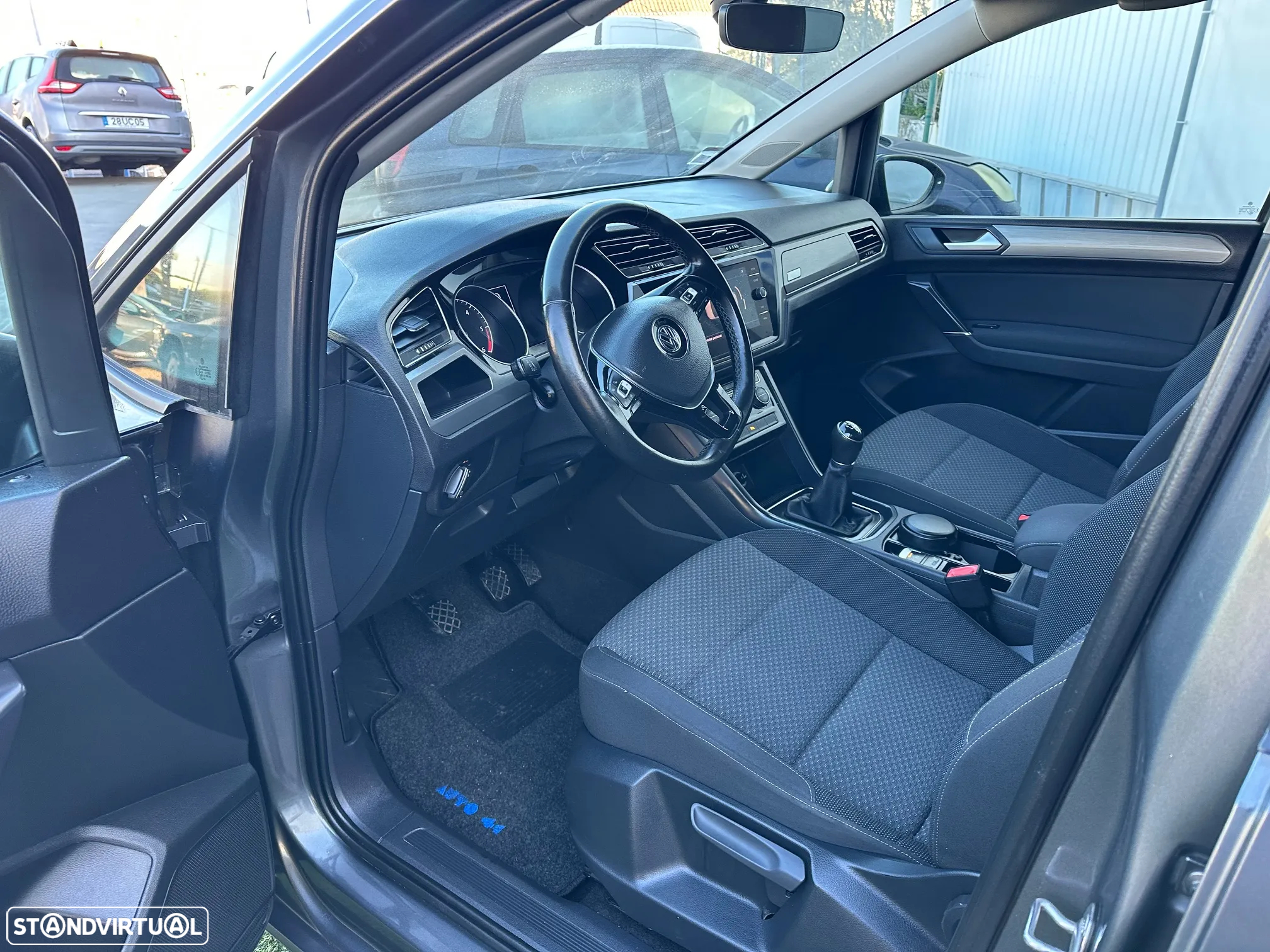 VW Touran 1.6 TDI Confortline - 4
