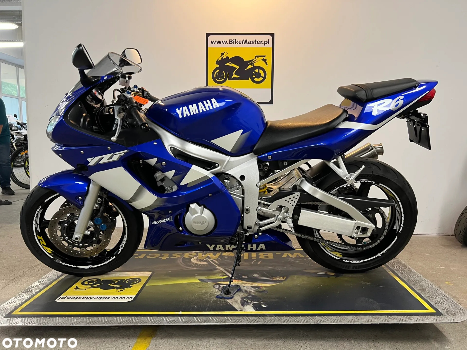Yamaha R6 - 2