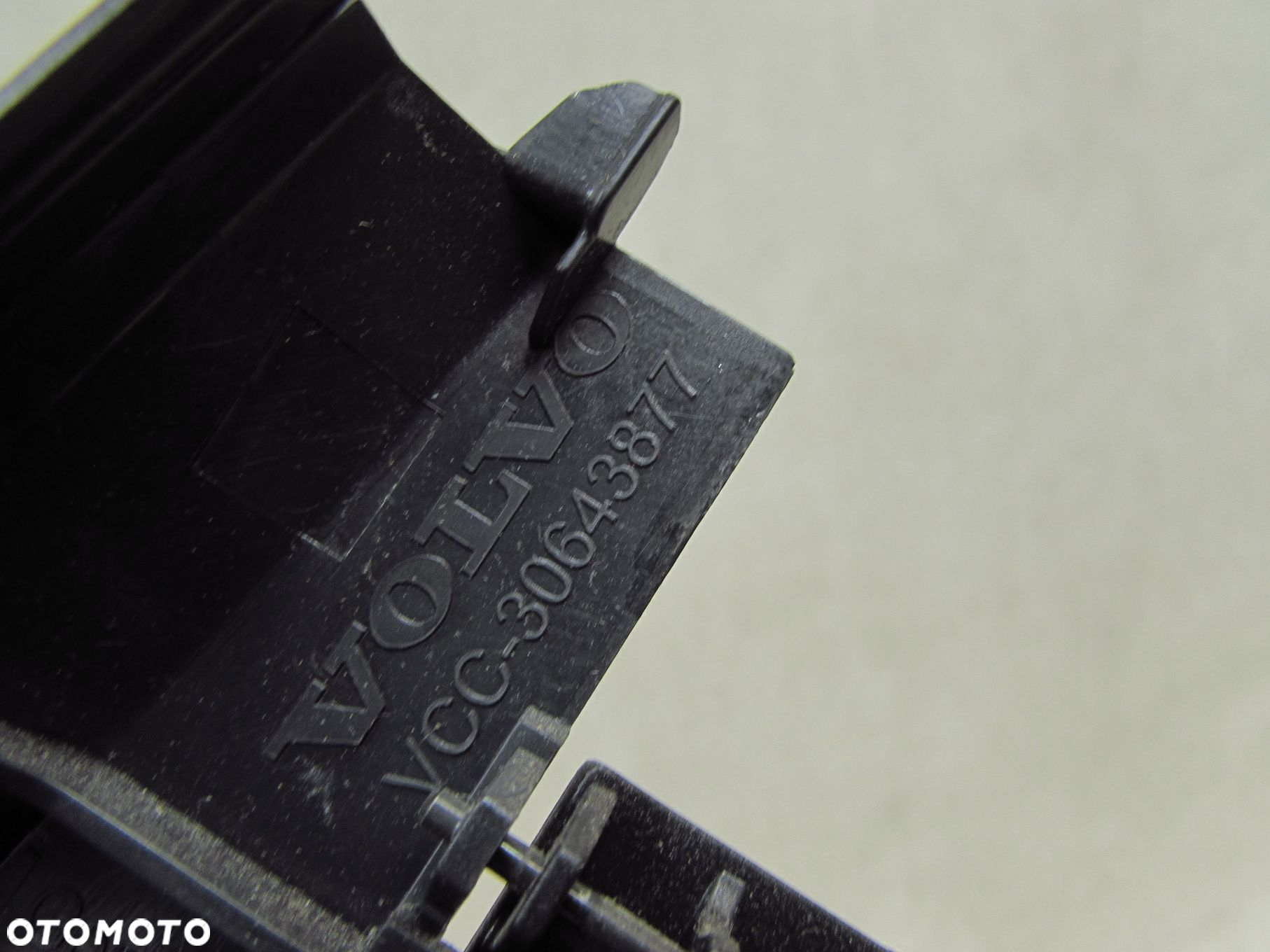 VOLVO S60 V70 XC70 LIFT 04- RAMKA OSLONA TUNELU 39988338 30643877 - 8