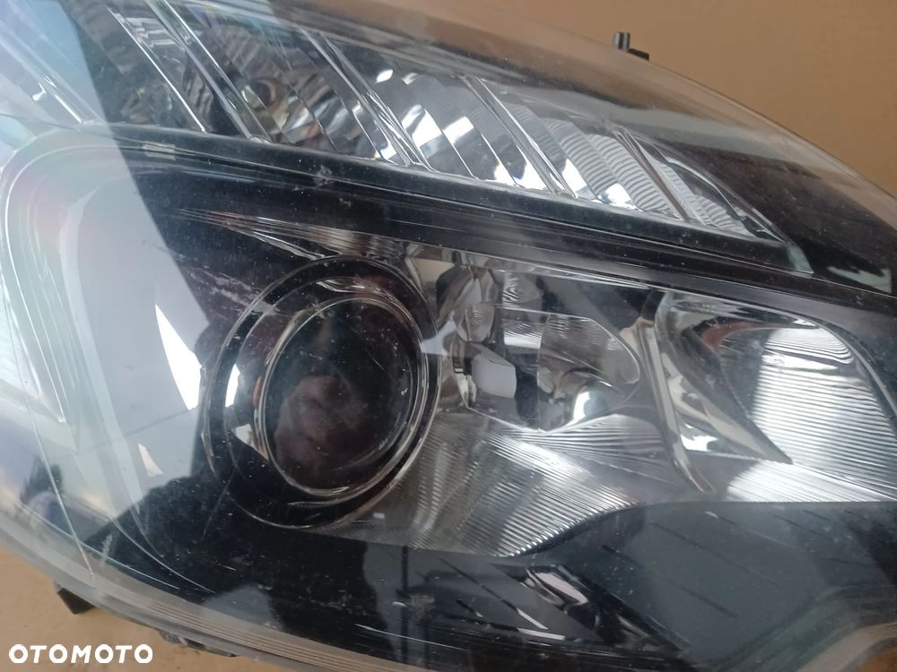 LAMPA PRZEDNIA PRAWA SOCZEWKA MERIVA B - 6