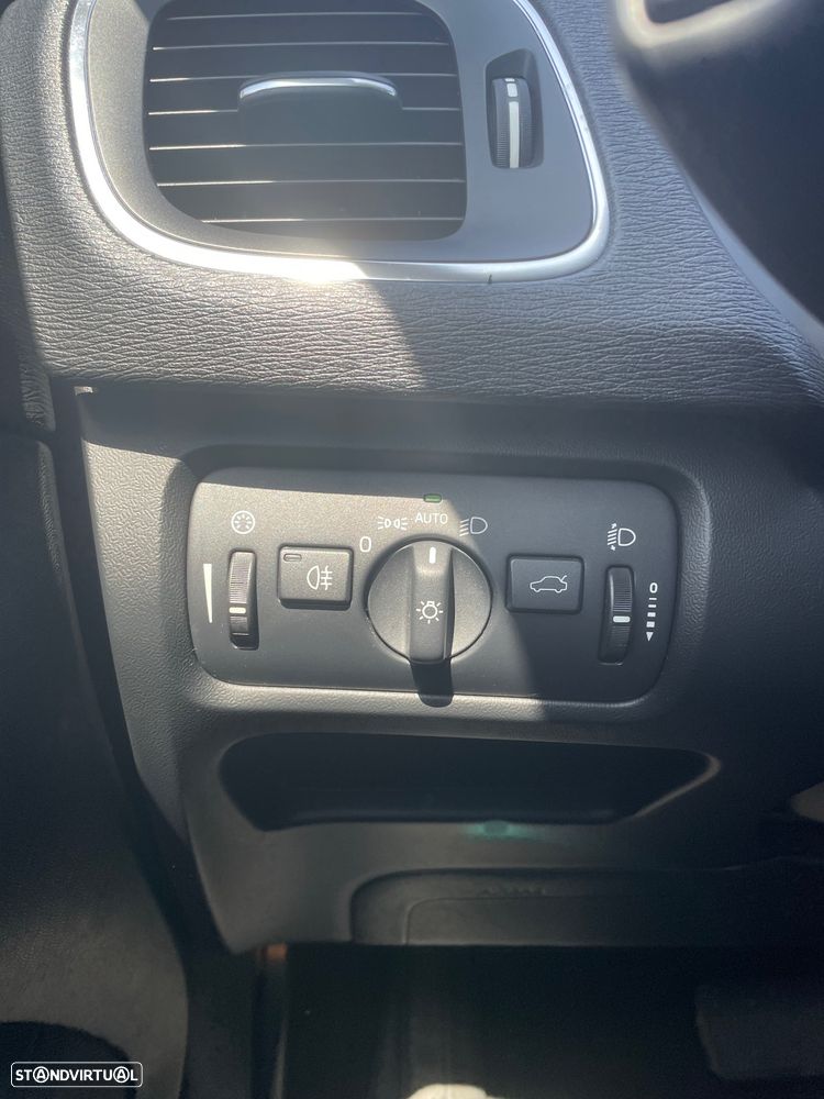 Volvo V40 Cross Country 1.6 D2 Kinetic Powershift - 21