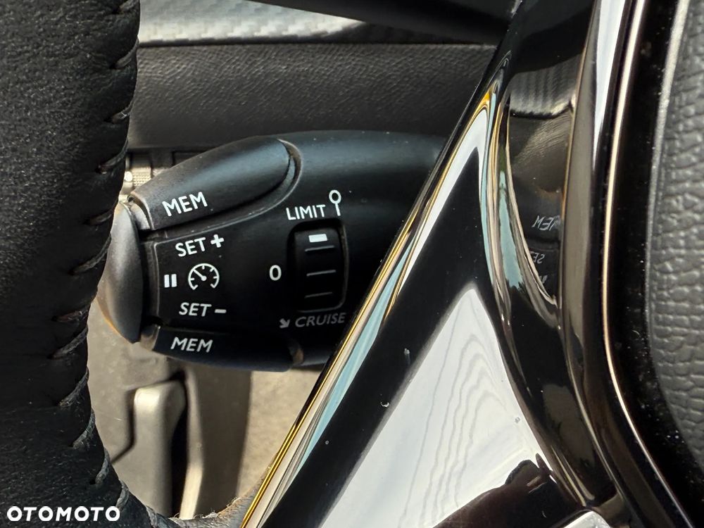 Peugeot 208 1.2 PureTech Active S&S - 28