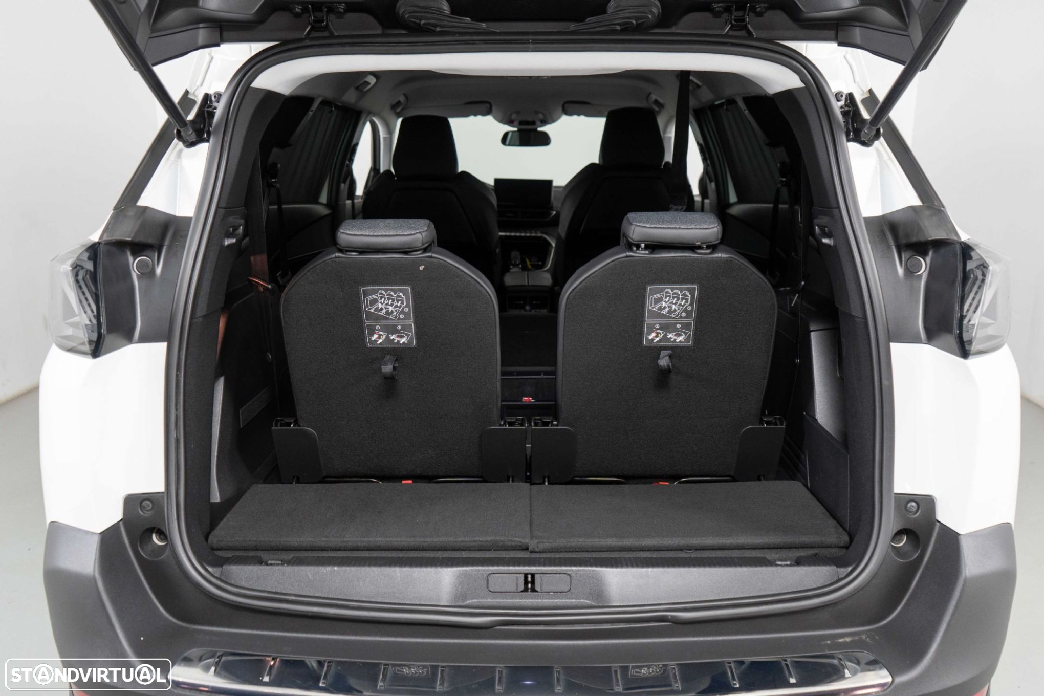 Peugeot 5008 1.2 PureTech Allure EAT8 - 13