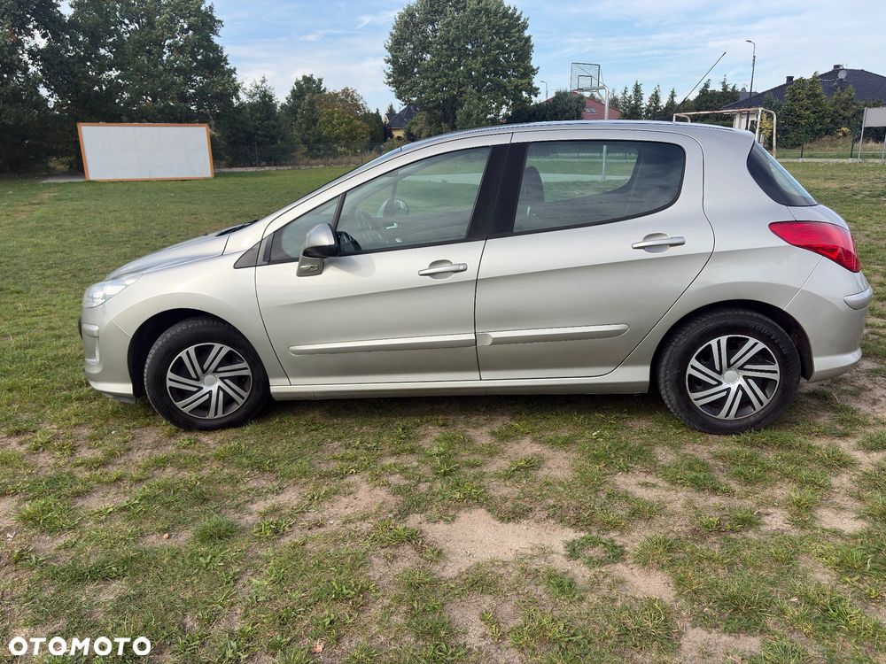 Peugeot 308 - 8