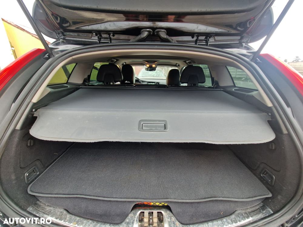 Volvo V60 D6 Plug-In-Hybrid AWD Geartronic Summum - 13