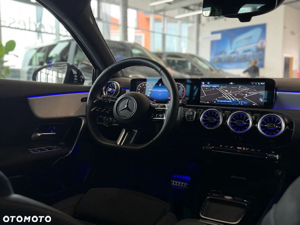 Mercedes-Benz Klasa A 200 AMG Line 7G-DCT - 12