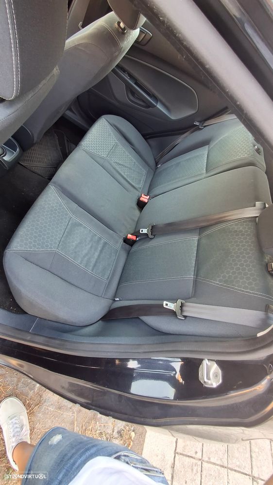 Ford Fiesta 1.4 TDCI Titanium - 13