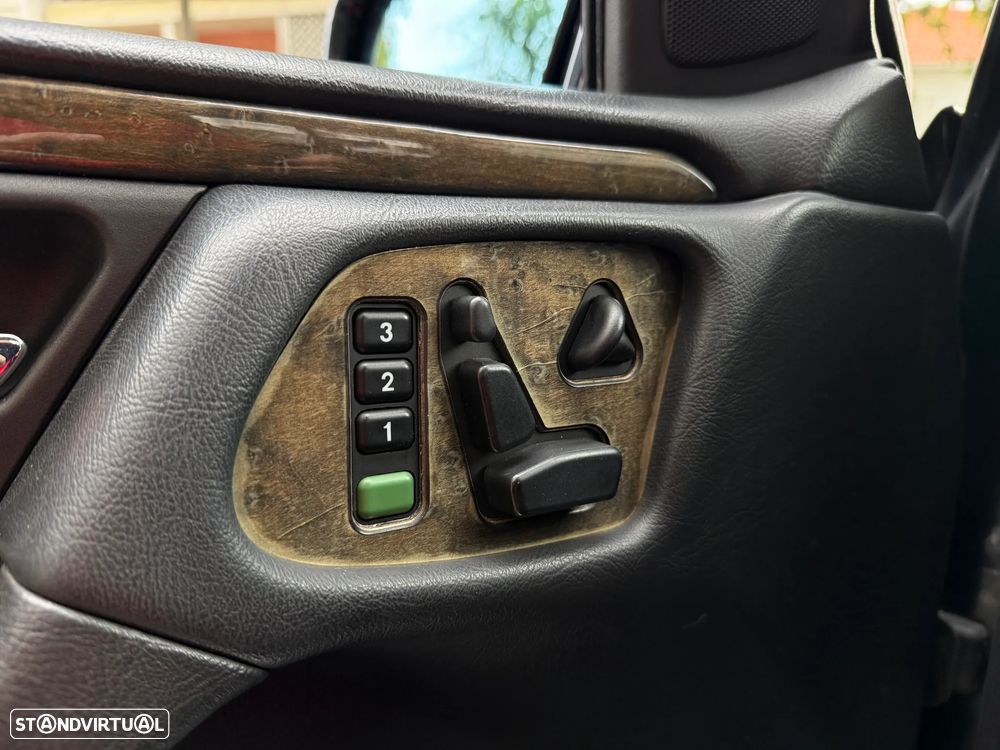 Mercedes-Benz E 300 TD Classic - 6