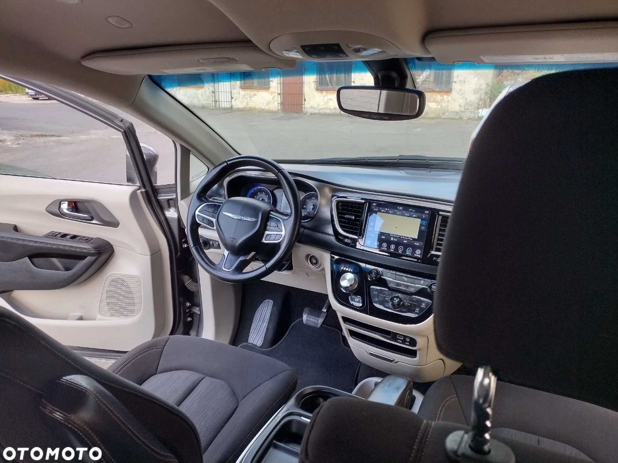 Chrysler Pacifica - 8