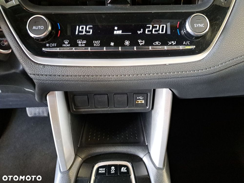 Toyota Corolla Cross 2.0 Hybrid Comfort - 25