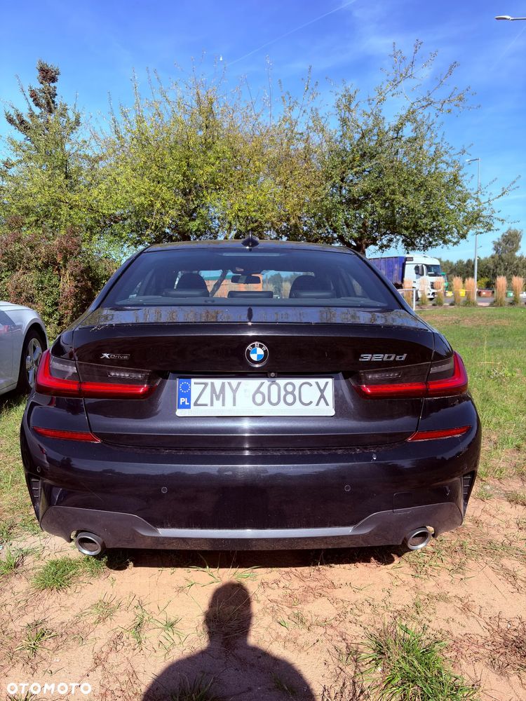 BMW Seria 3 320d M Sport - 11