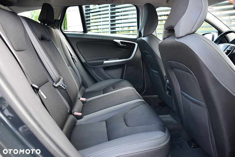 Volvo V60 D3 Momentum - 21