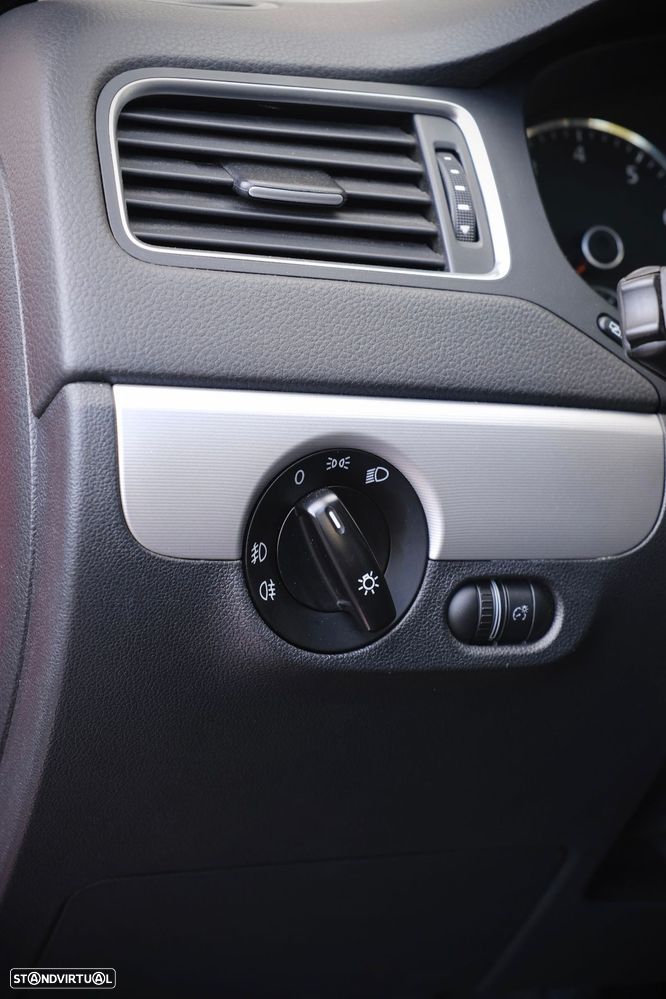 VW Jetta 2.0 TSI DSG Highline - 10