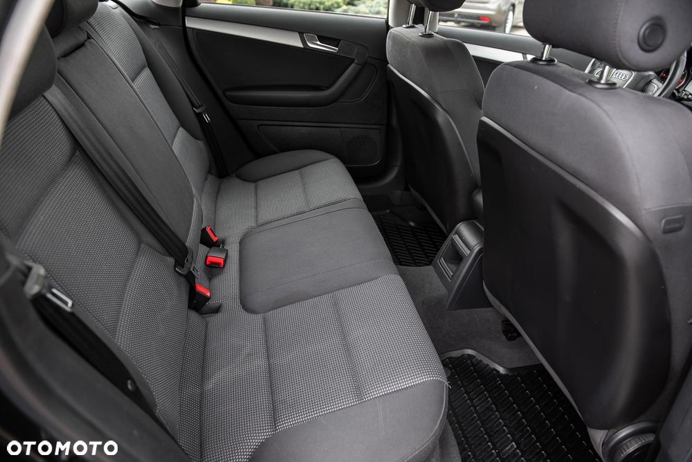 Audi A3 Sportback 2.0 TDI DPF quattro Ambition - 27