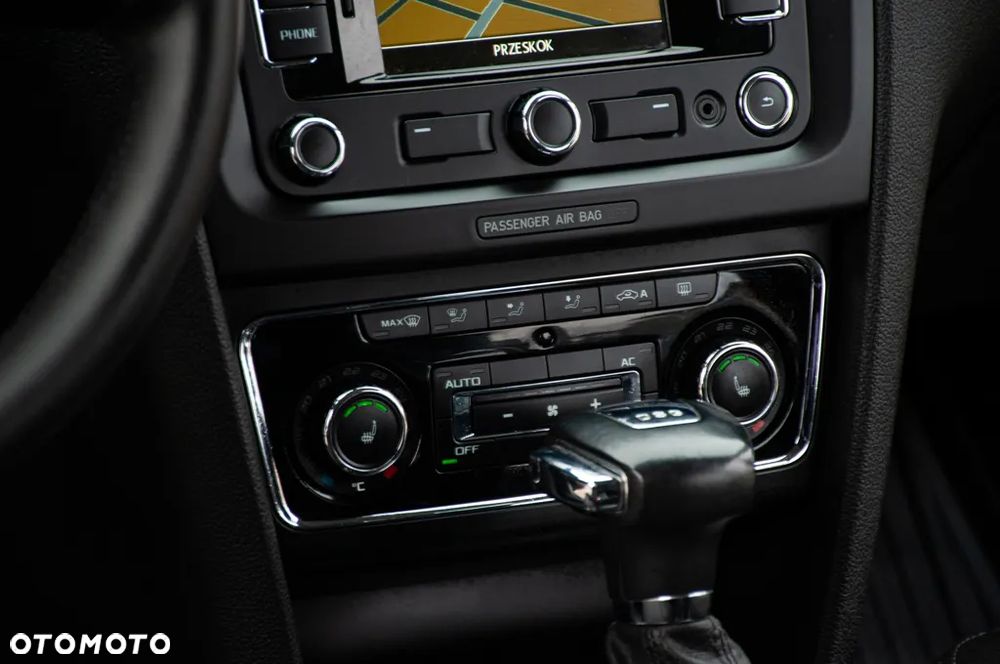 Skoda Superb 2.0 TDI DSG Exclusive - 32