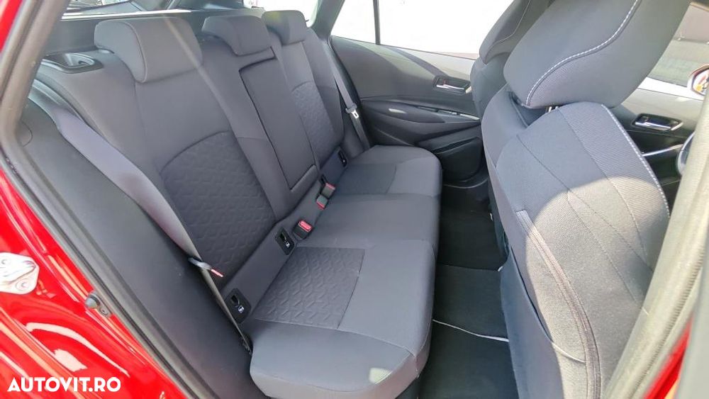 Toyota Corolla - 13