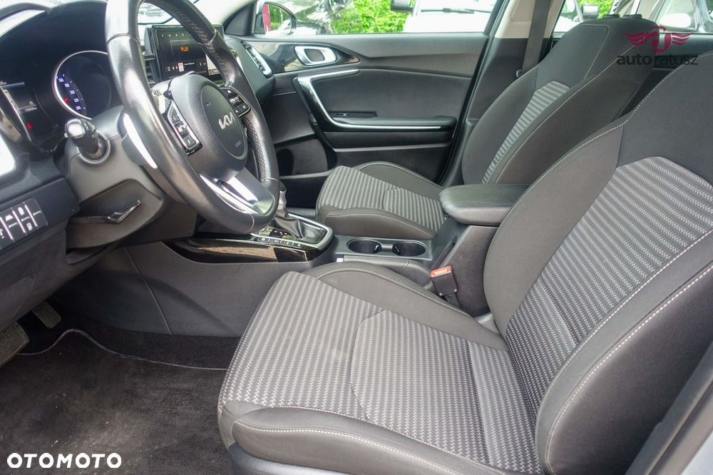 Kia Ceed - 8
