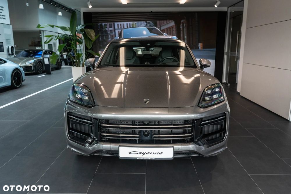 Porsche Cayenne Turbo E-Hybrid PHEV - 7