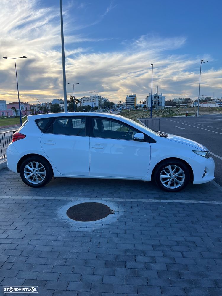 Toyota Auris 1.4 D-4D - 2