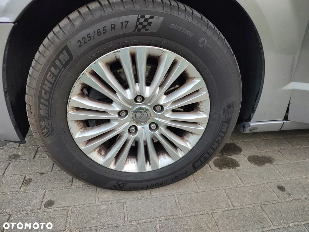 Chrysler Town & Country 3.6 Limited - 29