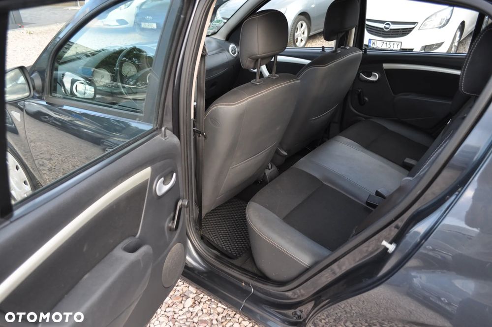 Dacia Sandero 1.6 Laureate BL - 18