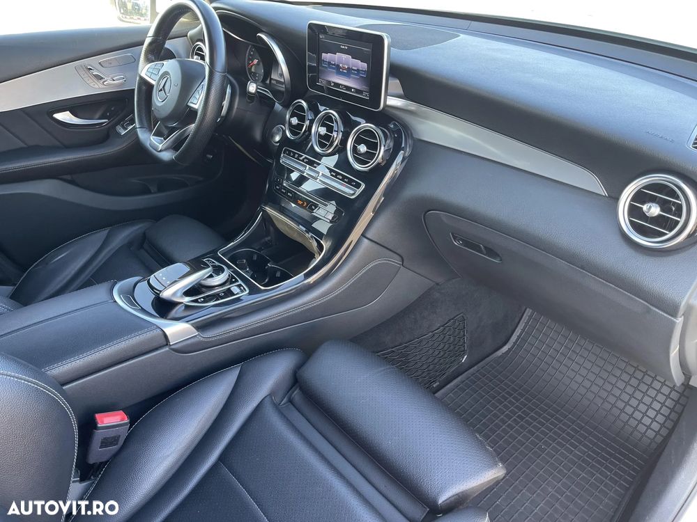 Mercedes-Benz GLC 250 4MATIC 9G-TRONIC AMG Line - 28