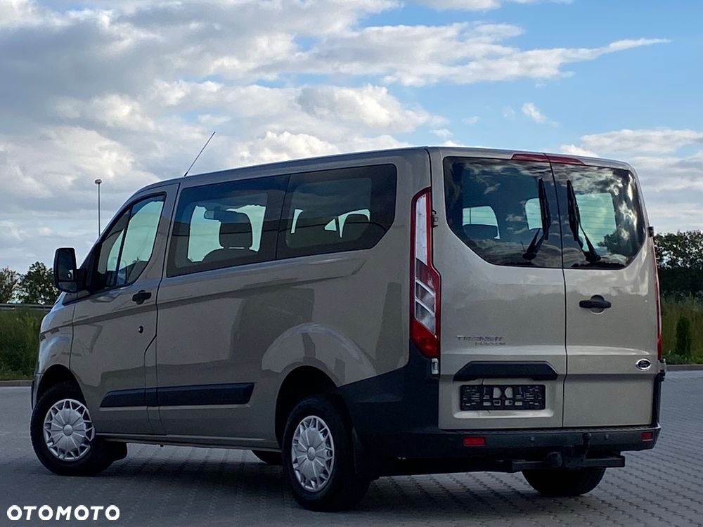 Ford Tourneo Custom - 21