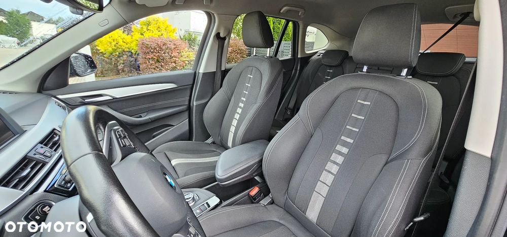 BMW X1 sDrive18i - 11