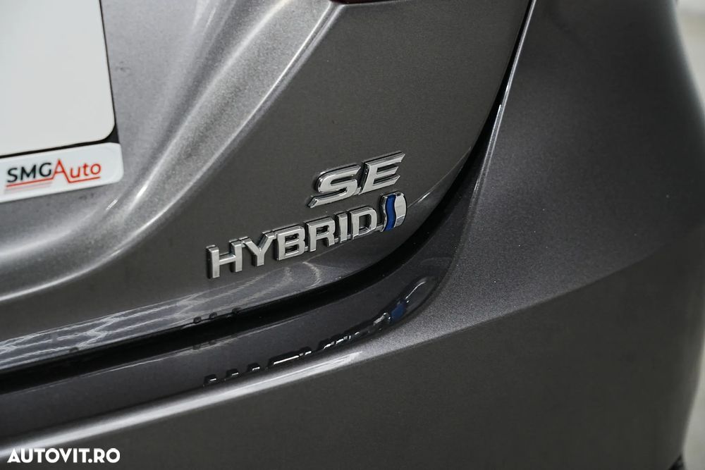 Toyota Camry Luxury - 37