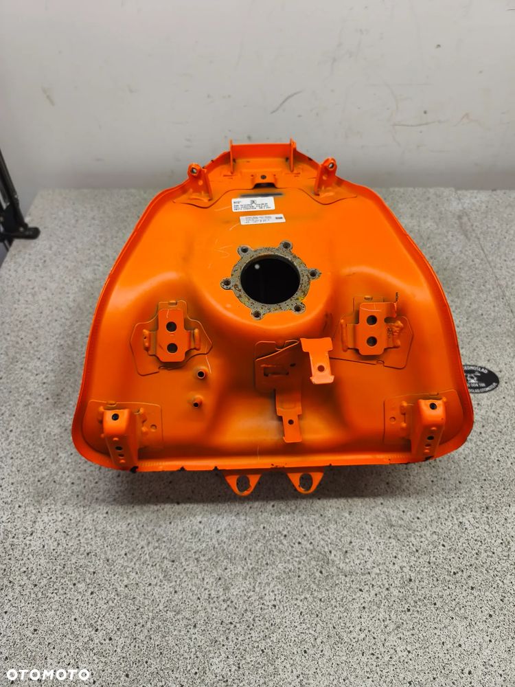 Bak, zbiornik paliwa KTM 390 Duke 24- - 29