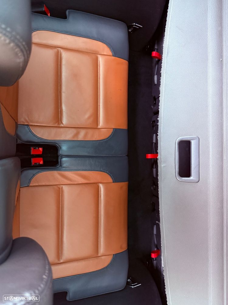 VW Touran 1.9 TDi Highline 7L - 13