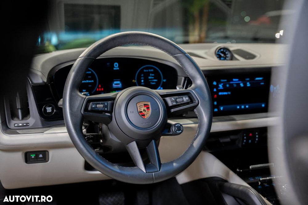 Porsche Cayenne - 28