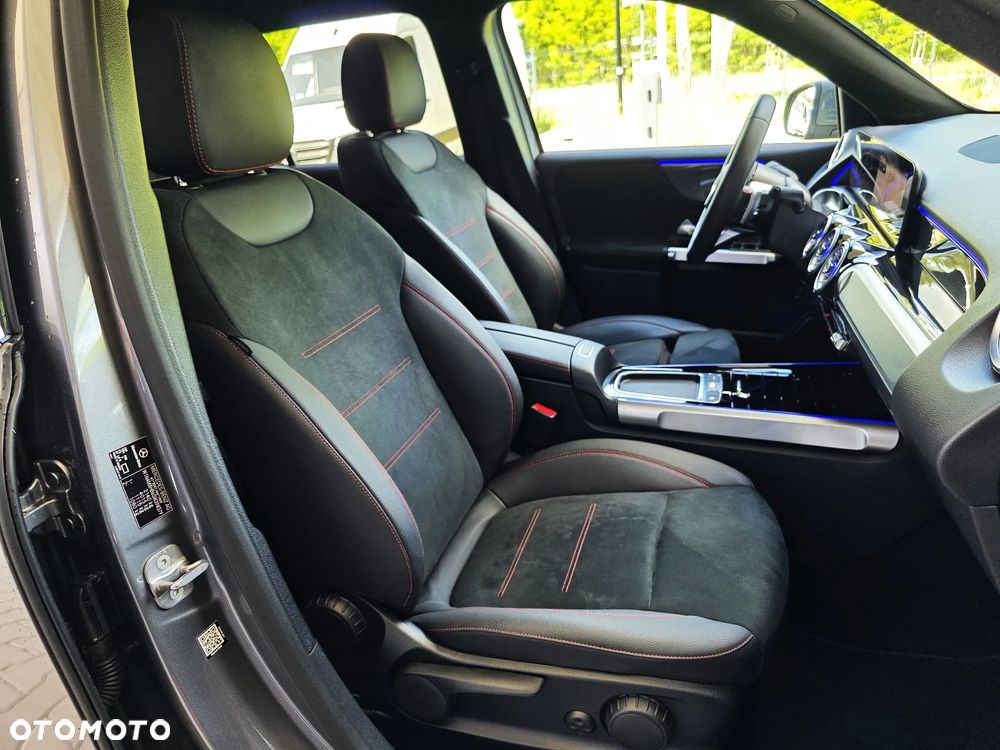 Mercedes-Benz GLB 200 AMG Line 7G-DCT - 22