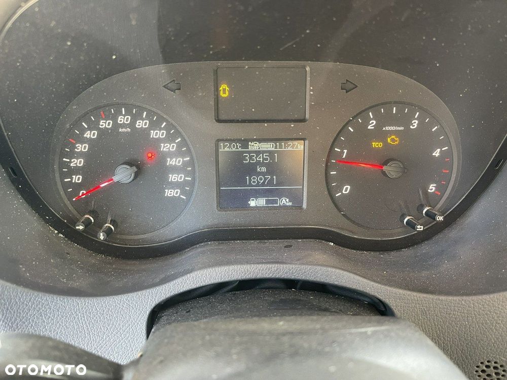 Mercedes-Benz Sprinter - 11