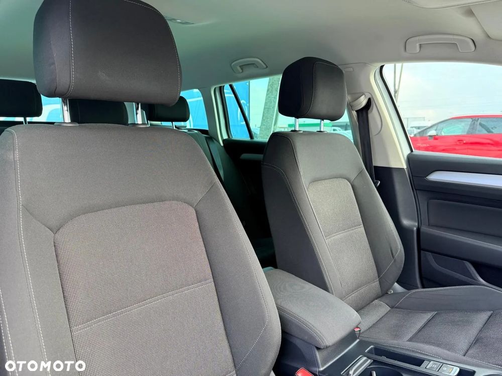 Volkswagen Passat Variant 1.6 TDI SCR DSG - 17