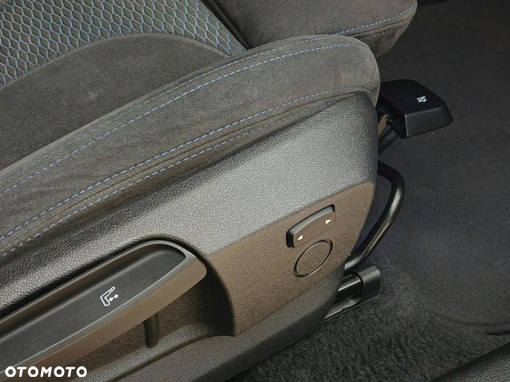 BMW Seria 2 218d GT M Sport - 38
