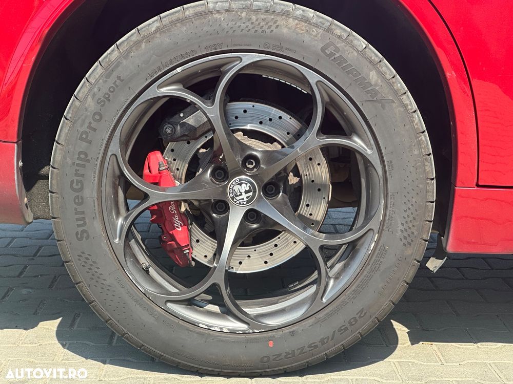 Alfa Romeo Stelvio 2.9 V6 Turbo AWD AT8 Quadrifoglio - 3