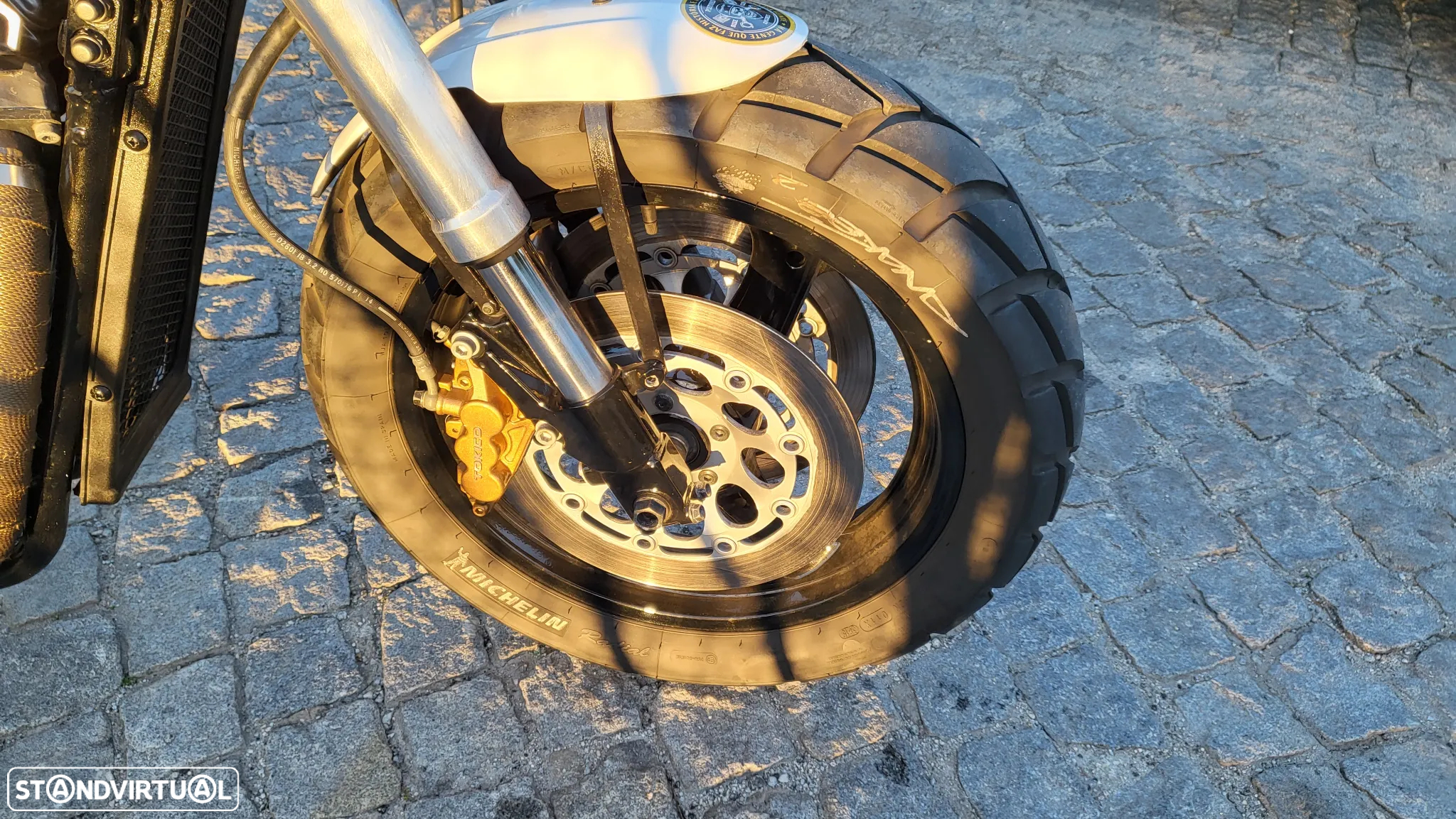 Suzuki VX 800 Café Racer - 12