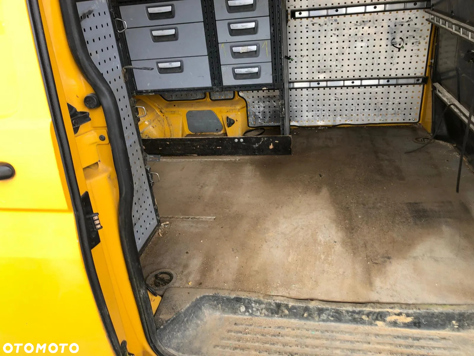 Volkswagen Transporter T5 Warsztat - 4