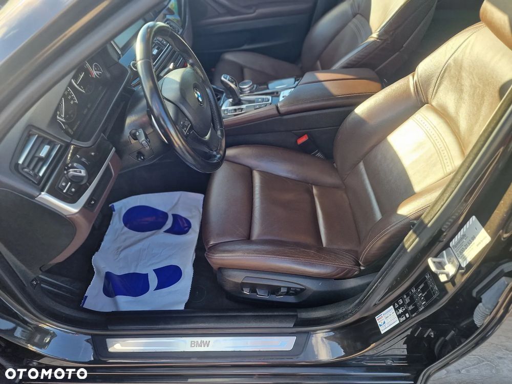 BMW Seria 5 530d xDrive Sport-Aut Luxury Line - 16