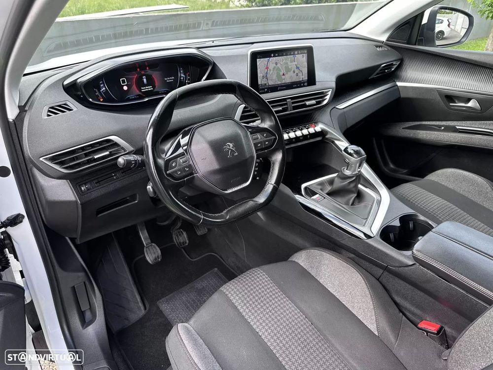 Peugeot 5008 1.2 PureTech Allure Pack - 22